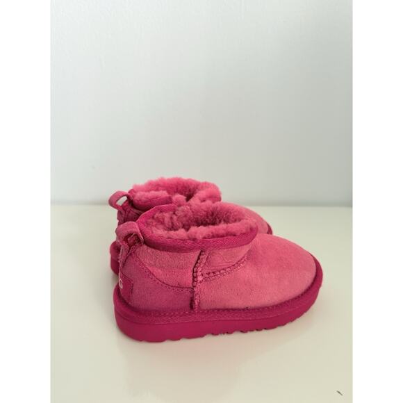 UGG Kid’s/Toddler Ultra Mini Berry Pink Classic Suede Boots 1130750T Size 9 - Picture 1 of 10